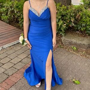 Blue ladivine by Cinderella davine prom dress. Size 4